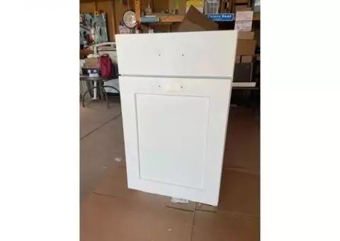 Recycle/trash cabinet